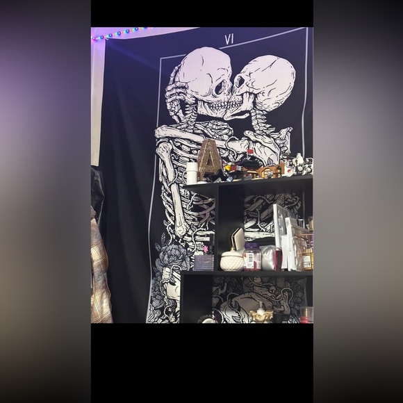 Skeleton tapestry - Picture 2 of 2